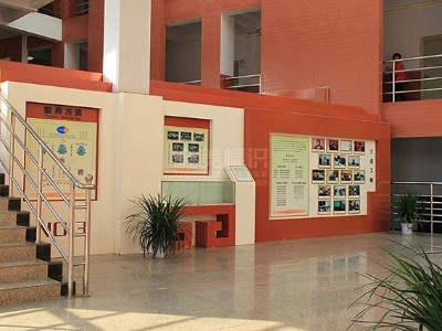 淺談解析鄭州外國語學校標識系統(tǒng)